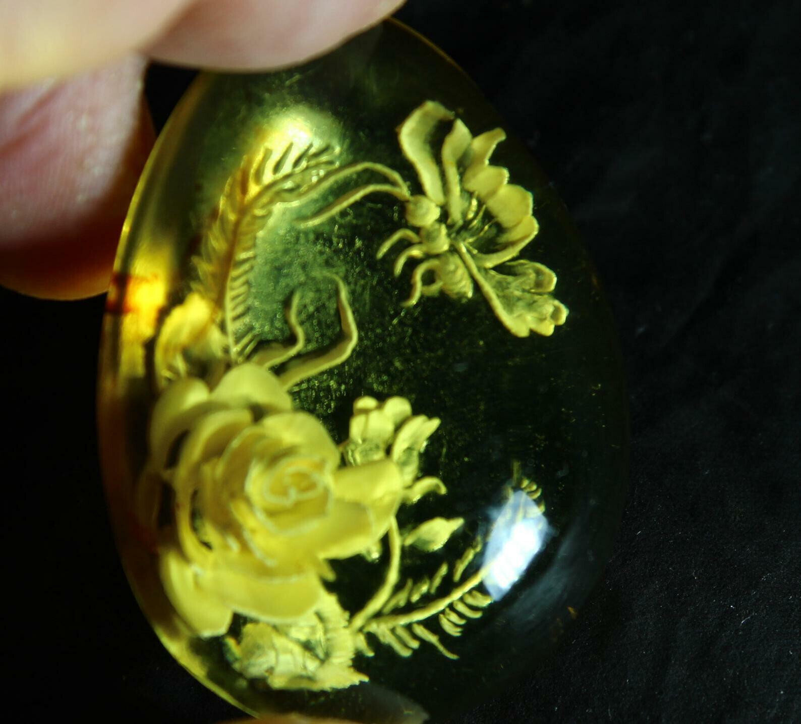 Impressive 3D Hand Carved Natural Clear Yellow Amber Carving Rose with Butterfly – photo 8