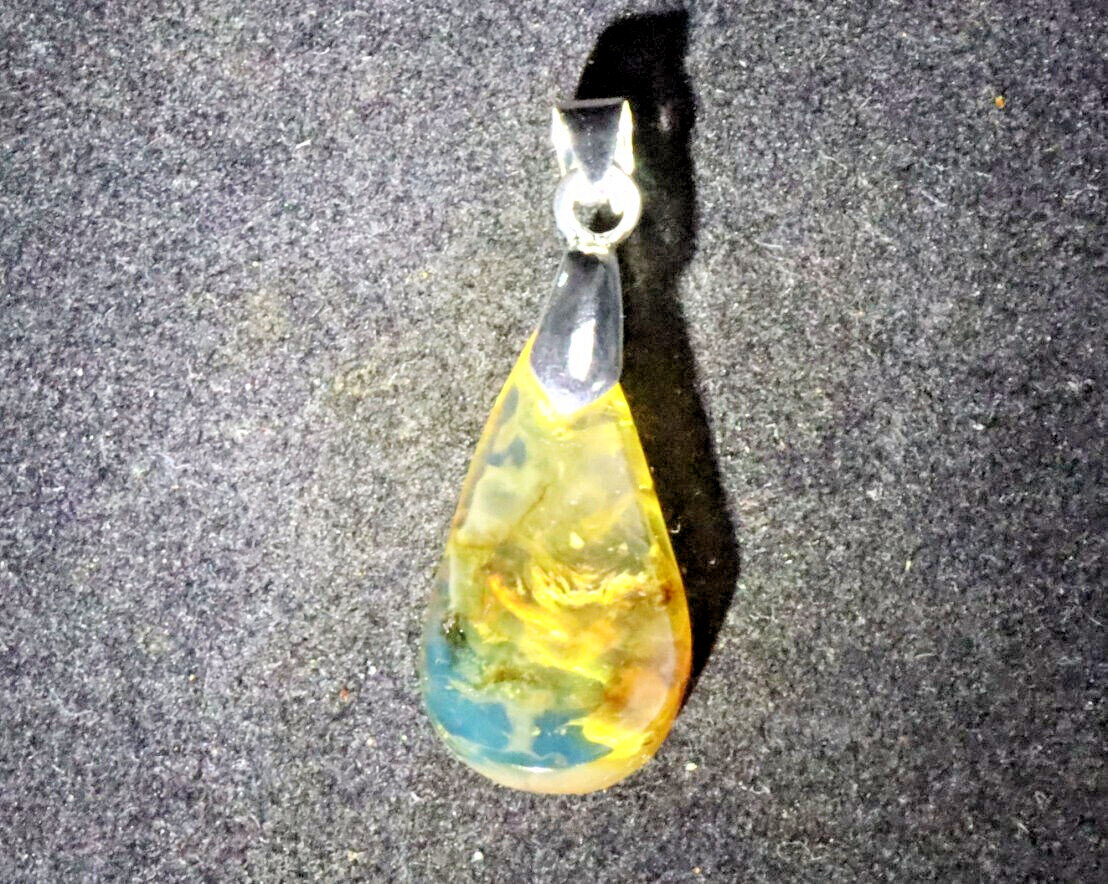 Exquisite Authentic Natural Dominican Clear Yellow Blue Amber Pendant 38mm – photo 2