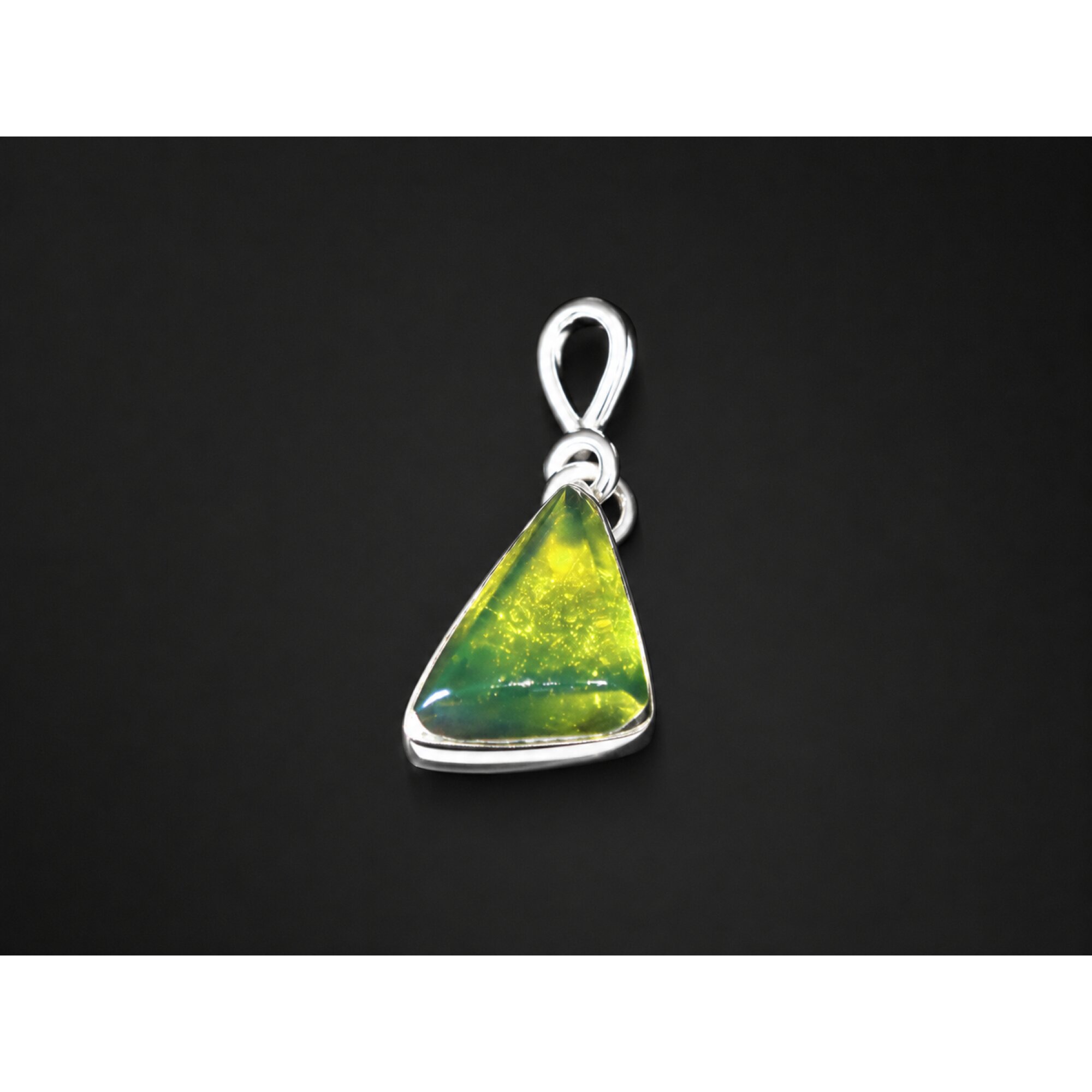 Natural Dominican Green Amber Pendant 925 Sterling Silver 23 mm triangle yellow – photo 3