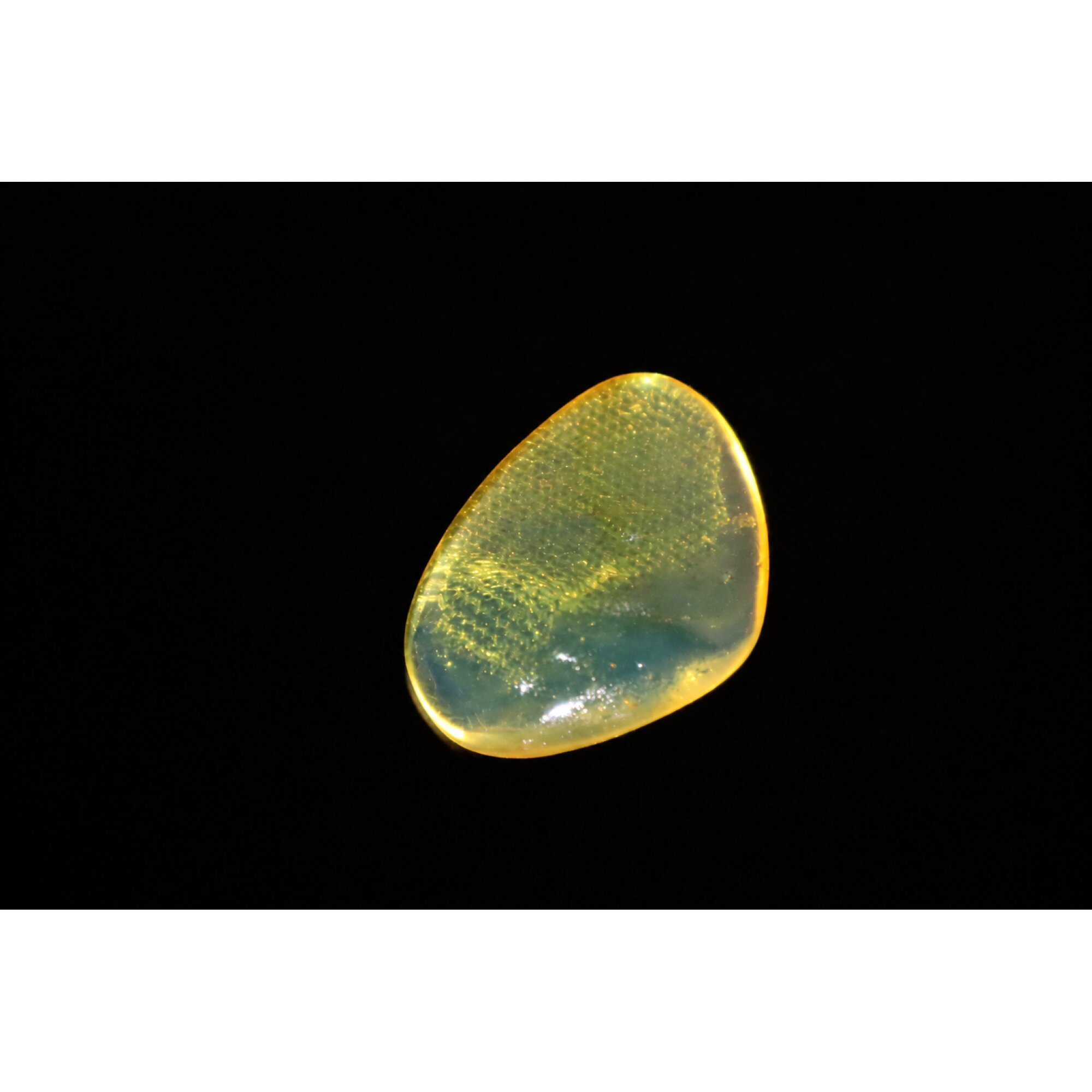 Clear royal blue Natural Dominican Amber freeform Polished Stone 25 mm – photo 3