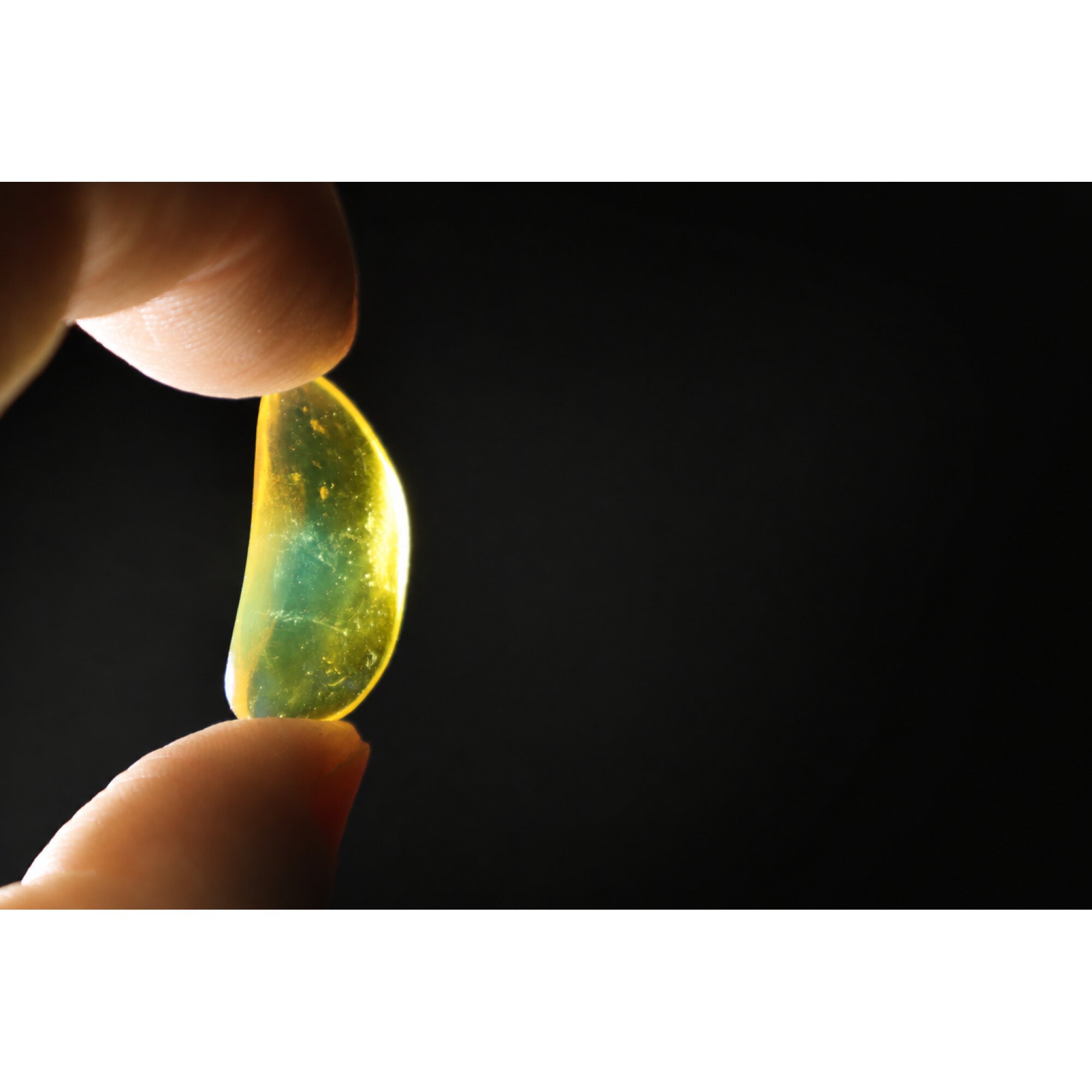 Clear green blue Natural Dominican Amber teardrop Polished Stone 28 mm – photo 3