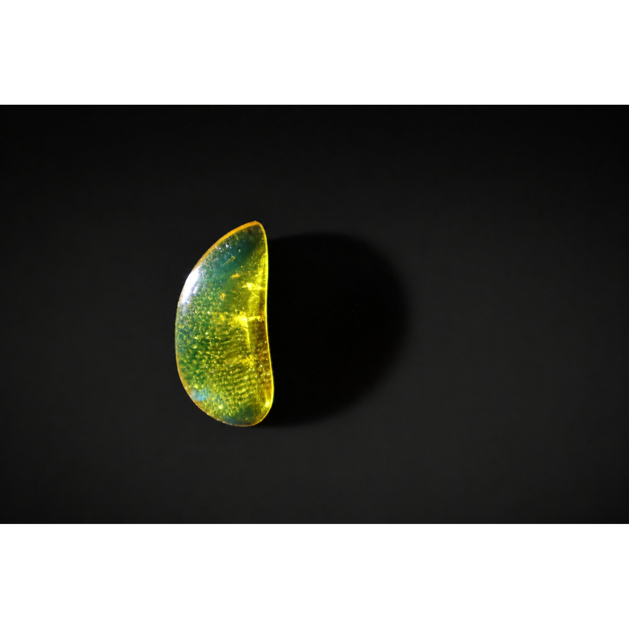 Clear green blue Natural Dominican Amber teardrop Polished Stone 28 mm – photo 4