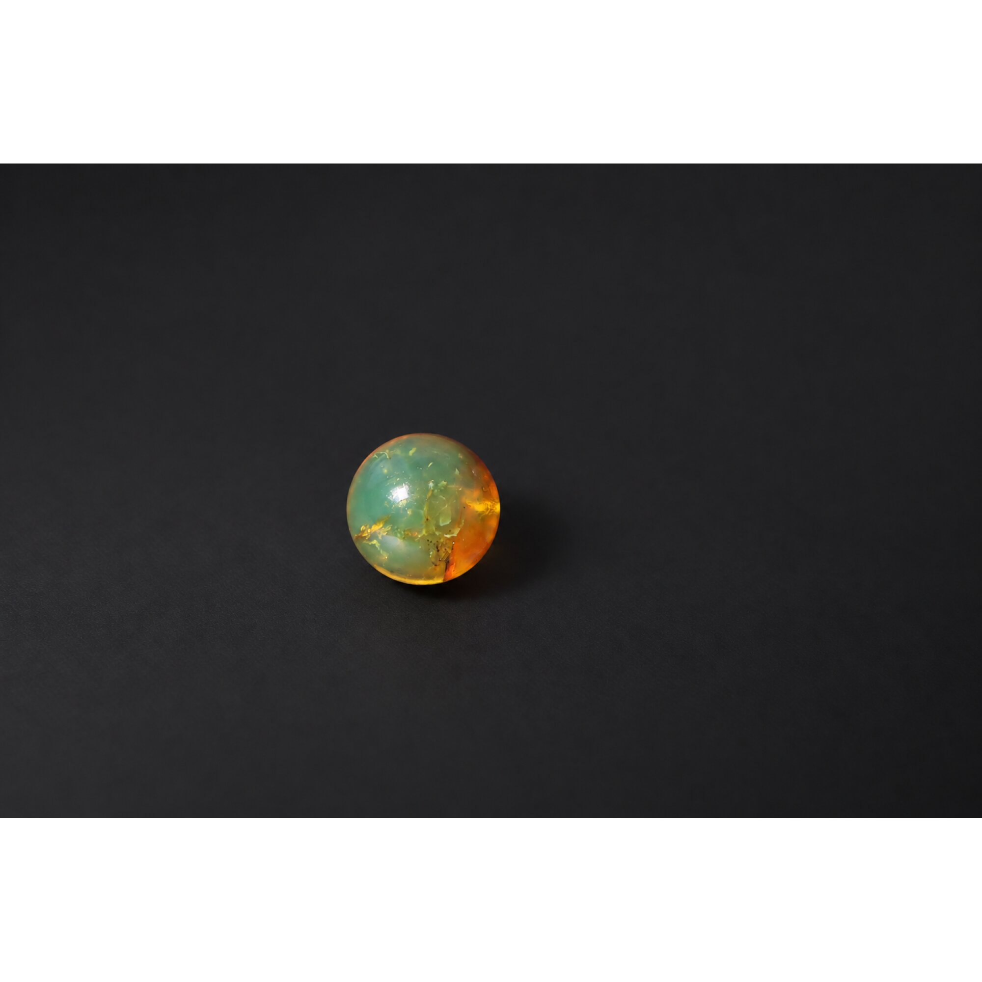 Earth mined yellow blue Dominican amber sphere/ball 17.6mm – photo 6