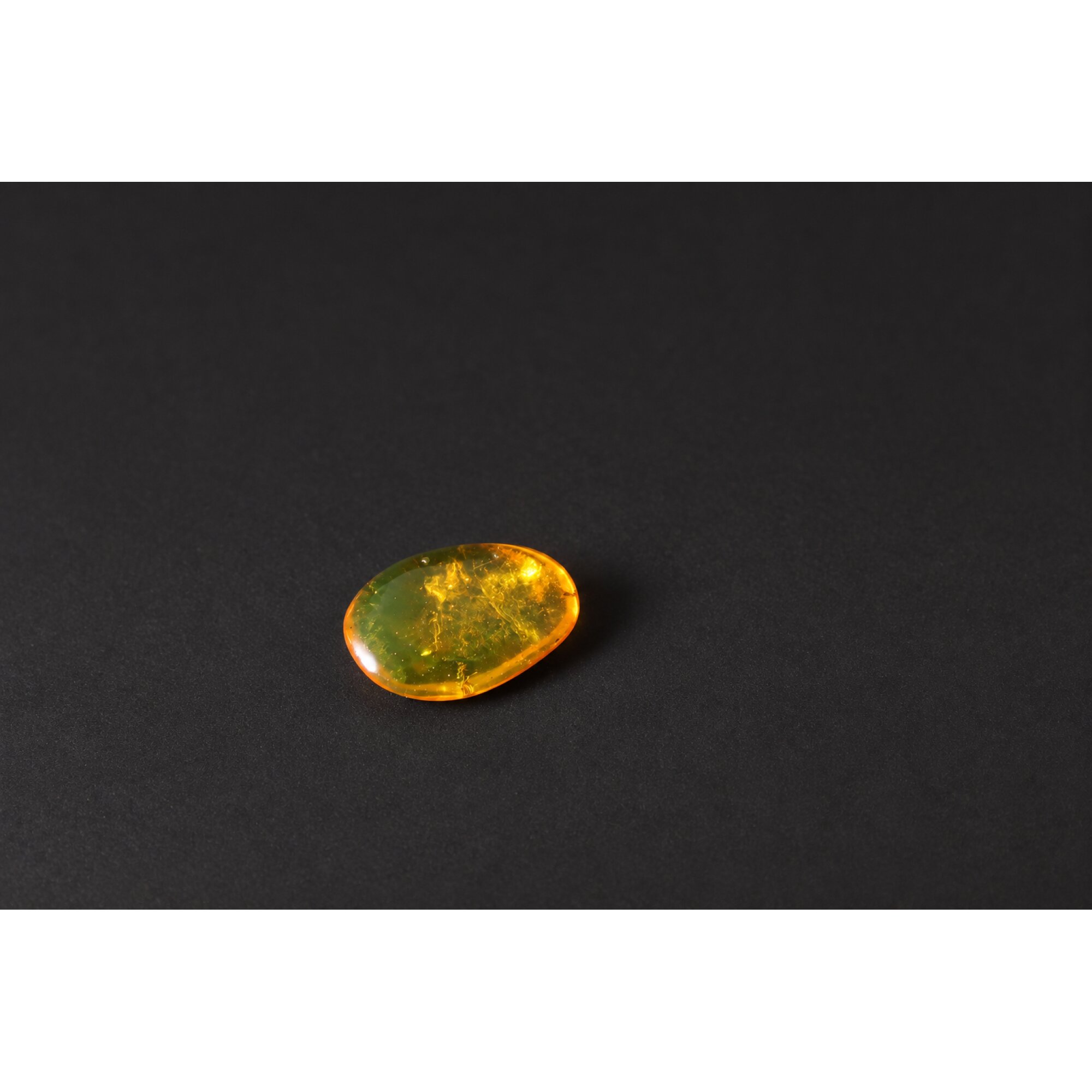 Genuine yellow Dominican amber small wasp and fly insect stone 16mm – photo 10