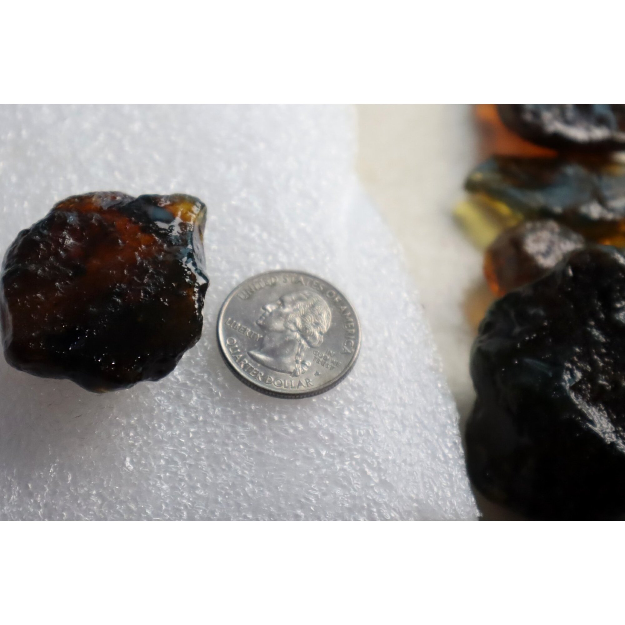 Real green blue rough specimen Dominican amber 42mm – photo 7