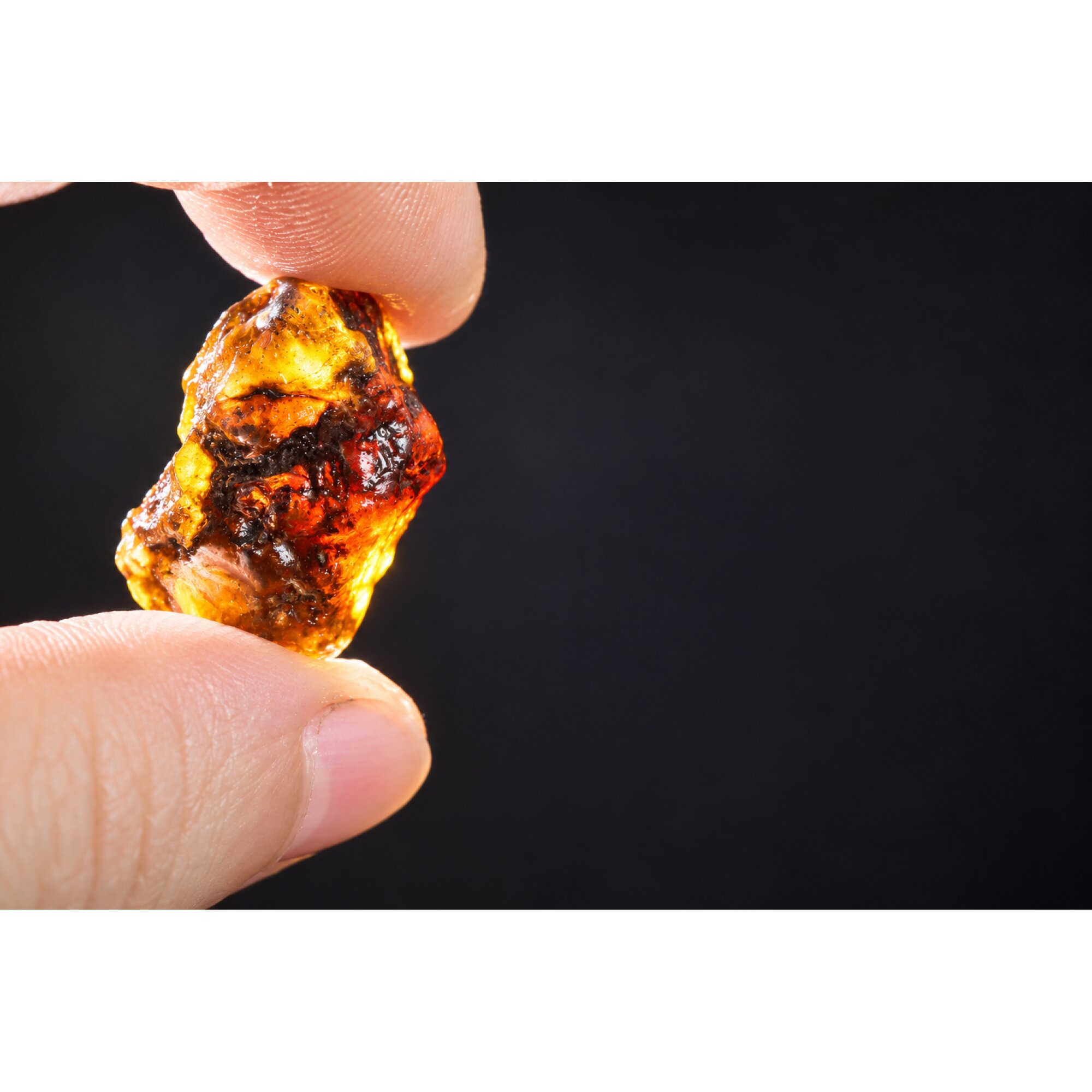 Authentic sky blue rough specimen Dominican amber 36mm – photo 14