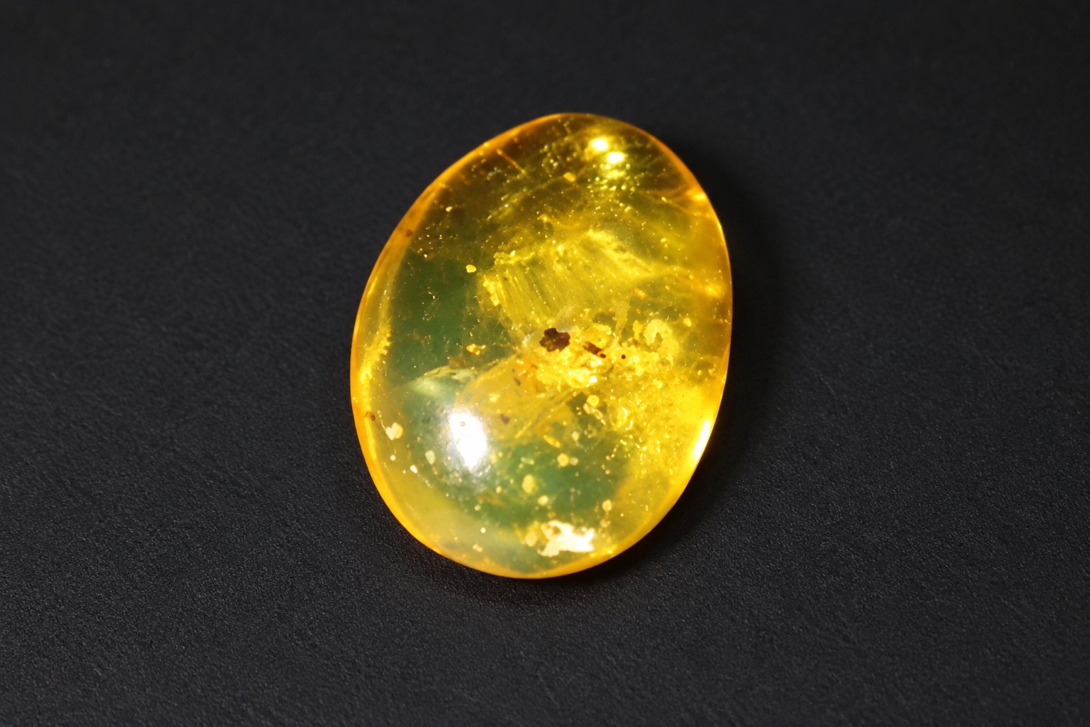 True caribbean orange yellow polished Dominican amber – photo 3