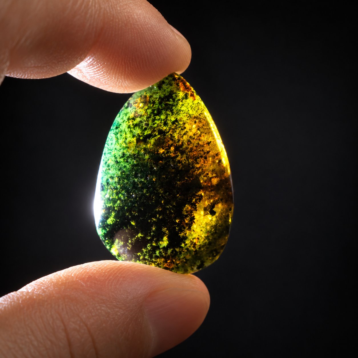 Earth mined cognac green polished Dominican amber 35mm – photo 6