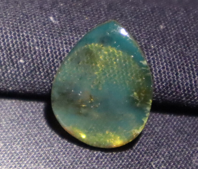 Impressive Natural Dominican Clear Olive Blue Amber Polished Pendant Stone 20mm – photo 8