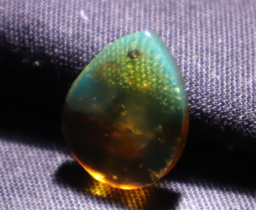 Impressive Natural Dominican Clear Olive Blue Amber Polished Pendant Stone 20mm – photo 10