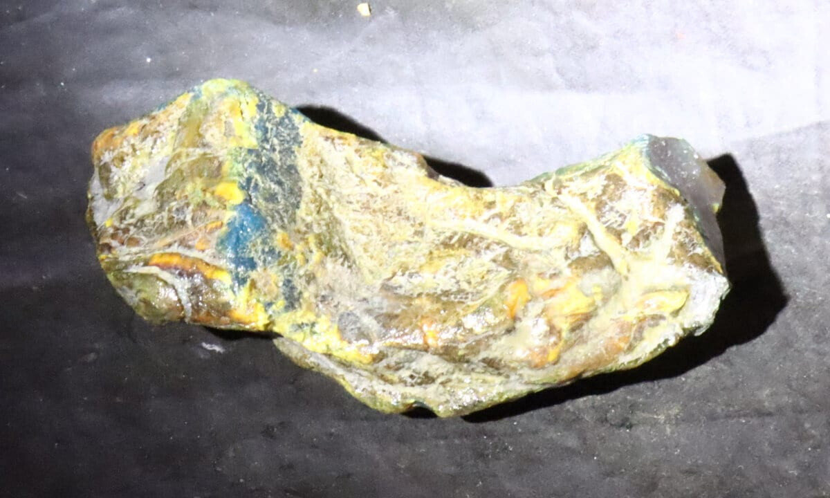 Lovely Natural Dominican Clear Deep Blue Amber Rough Specimen 65mm 16.5g – photo 3