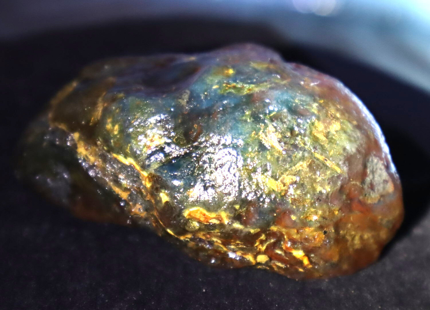 Impressive Natural Dominican Clear Light Blue Amber Rough Specimen 67mm 48.9g – photo 6
