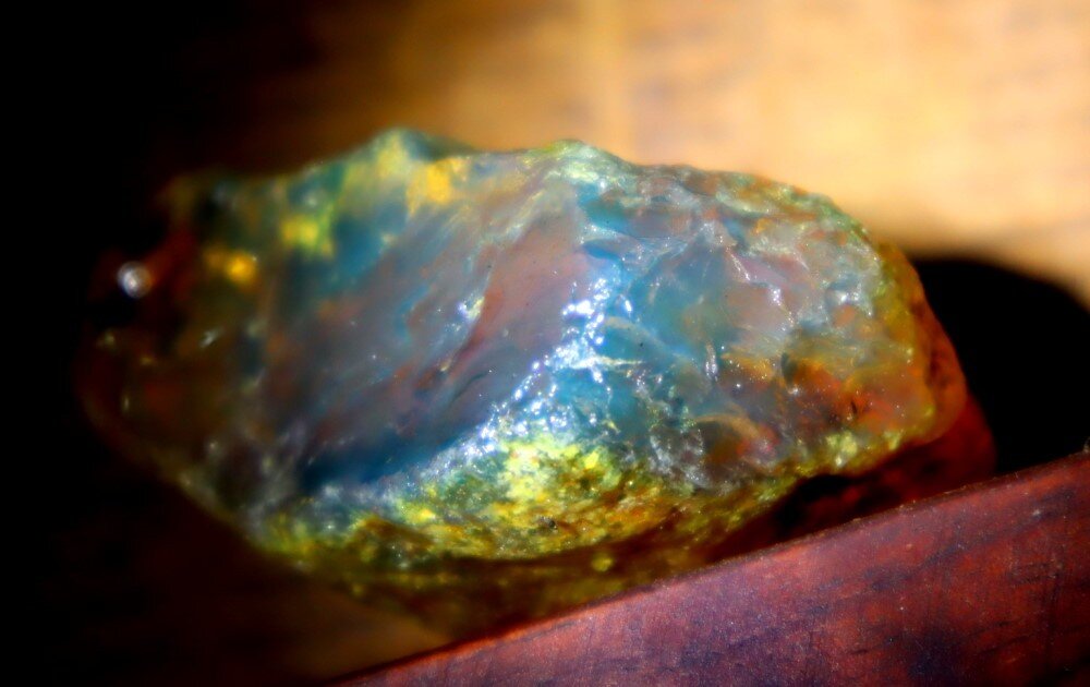 Charming Natural Dominican Clear Yellow Blue Amber Rough Specimen 41mm 18.2grams – photo 4