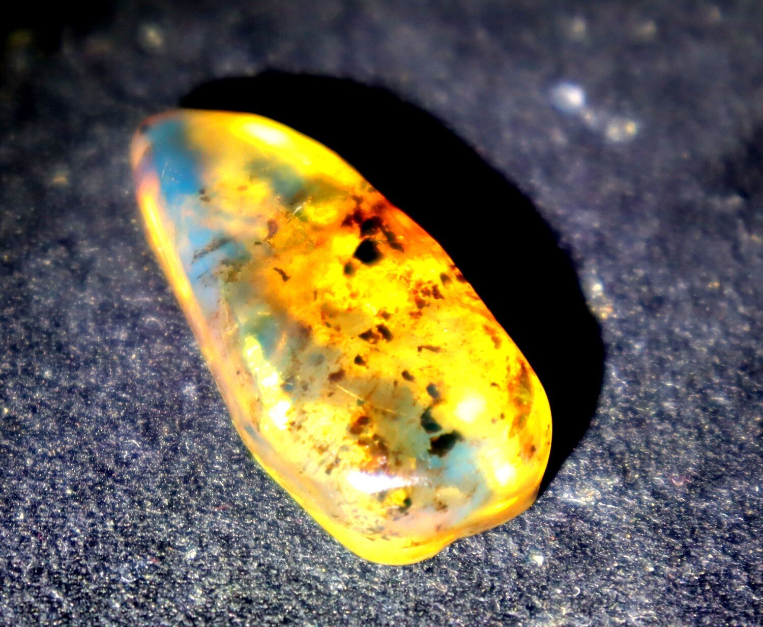 Charming Design Natural Translucent Orange Blue Amber Cabochon 30mm – photo 3