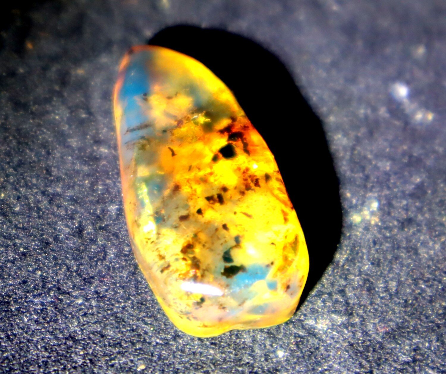 Charming Design Natural Translucent Orange Blue Amber Cabochon 30mm – photo 4