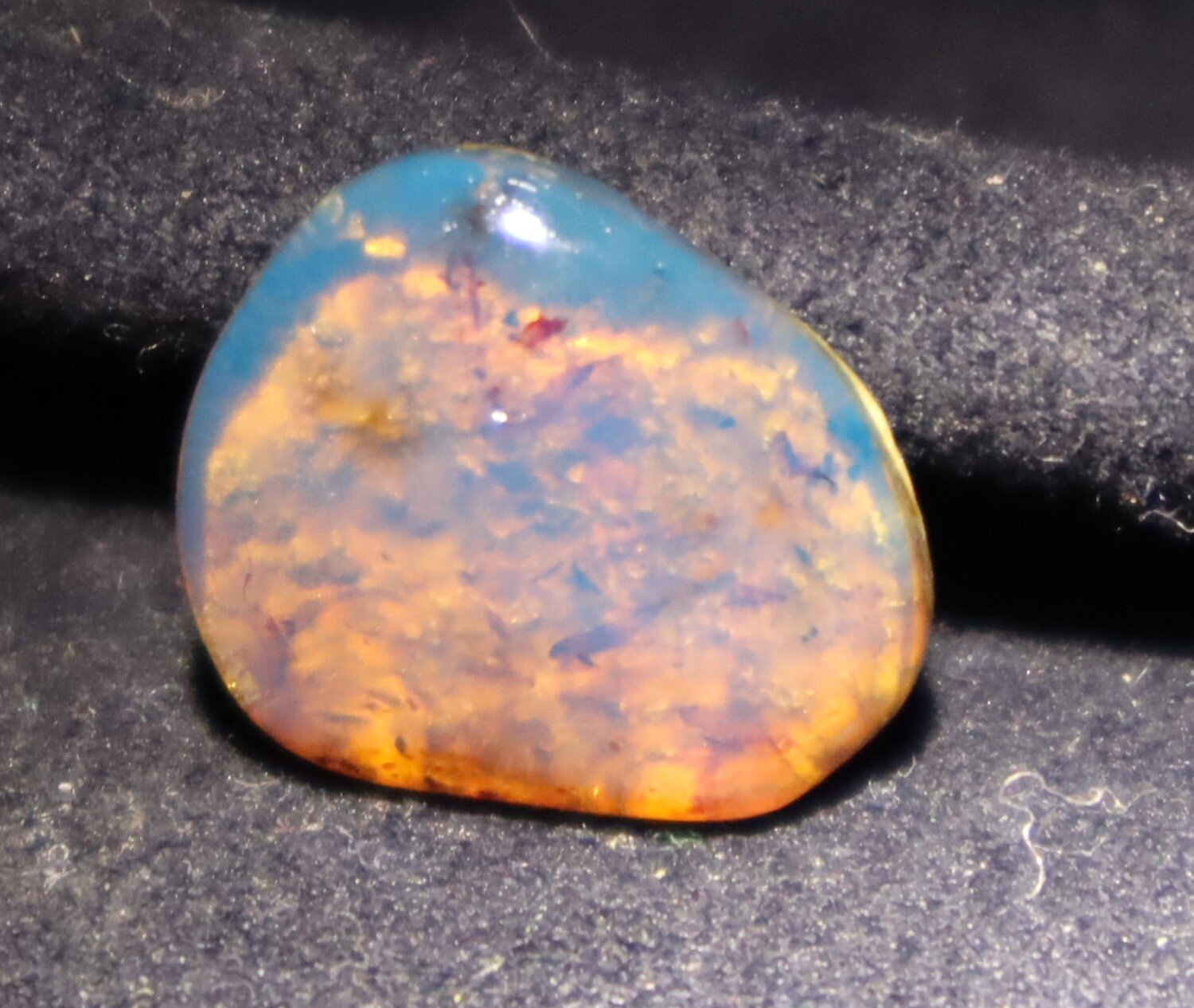 Lovely Natural Dominican Transl. Royal Blue Amber Polished Cabochon Stone 15mm – photo 6